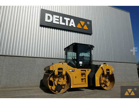 Tandemruller 2021 Caterpillar CB13 (4)