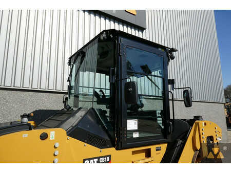 Tandemruller 2021 Caterpillar CB10 (15)