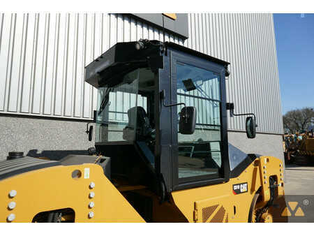 Tandemruller 2021 Caterpillar CB10 (17)