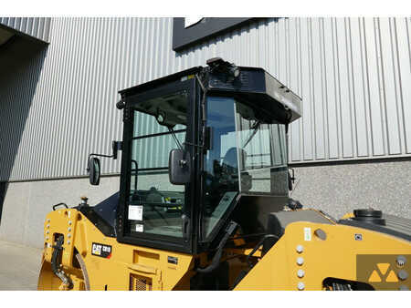 Tandemruller 2021 Caterpillar CB10 (18)