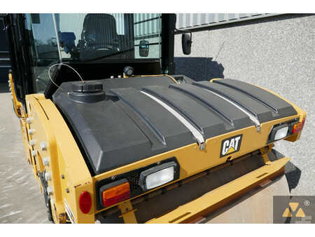 Tandemruller 2021 Caterpillar CB10 (26)