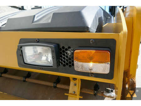 Tandemruller 2021 Caterpillar CB10 (32)