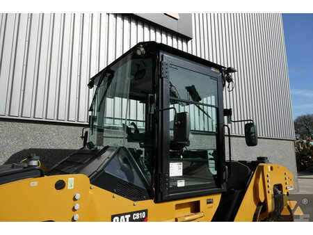 Tandemruller 2021 Caterpillar CB10 (15)