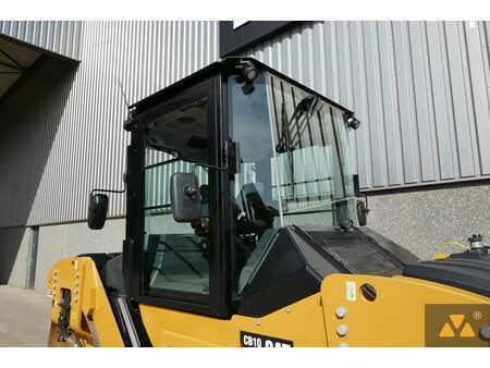 Tandemruller 2021 Caterpillar CB10 (16)