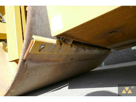 Tandemruller 2021 Caterpillar CB10 (20)