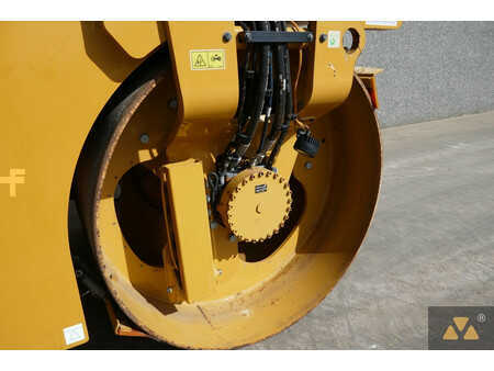 Tandemruller 2021 Caterpillar CB10 (24)