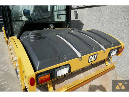 Tandemruller 2021 Caterpillar CB10 (30)