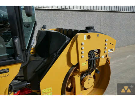 Tandemruller 2021 Caterpillar CB10 (31)