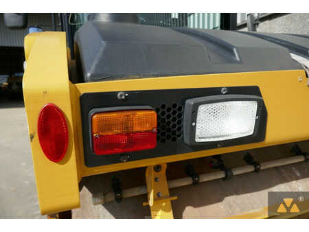 Tandemruller 2021 Caterpillar CB10 (34)