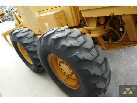 Niveladoras 2002 Caterpillar 140H (23)