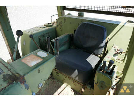 Bulldózerek 1996 Caterpillar D7F Ex-army (7)