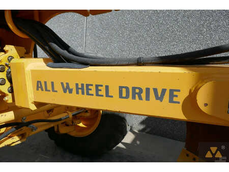 Graders 2013 Volvo G946B AWD (18)