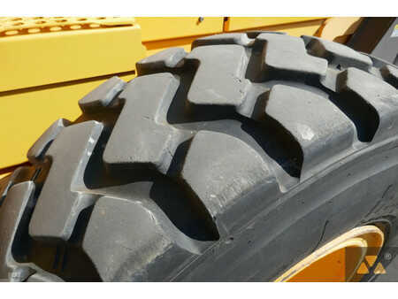 Graders 2013 Volvo G946B AWD (25)