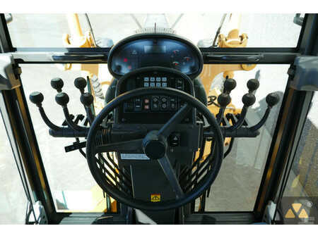 Graders 2013 Volvo G946B AWD (39)