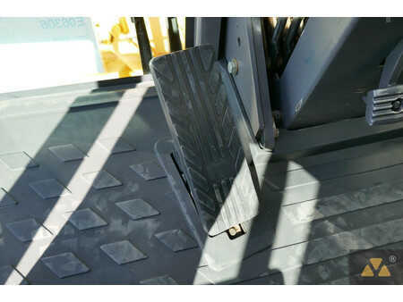 Graders 2013 Volvo G946B AWD (40)