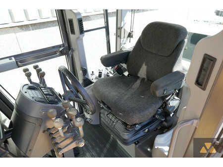 Graders 2013 Volvo G946B AWD (7)