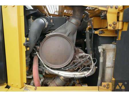 Bulldózerek 2014 Caterpillar D6T LGP (24)