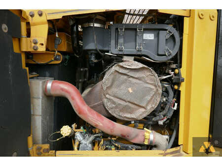 Bulldózerek 2014 Caterpillar D6T LGP (25)