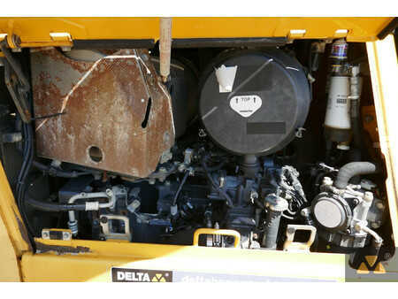Bulldózerek 2013 Komatsu D65WX-17 (32)