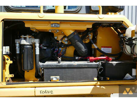 Bulldózerek 2013 Komatsu D65WX-17 (33)
