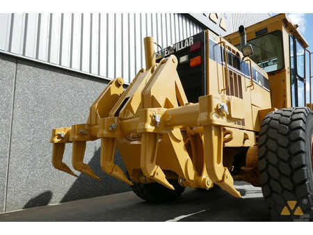 Livellatrici 1996 Caterpillar 140H (10)