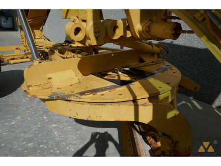 Livellatrici 1996 Caterpillar 140H (13)