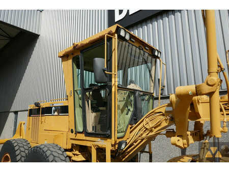 Livellatrici 1996 Caterpillar 140H (20)