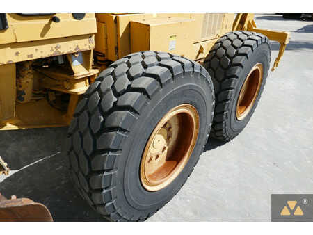 Livellatrici 1996 Caterpillar 140H (24)