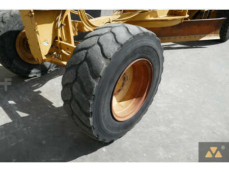 Livellatrici 1996 Caterpillar 140H (26)