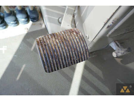 Livellatrici 1996 Caterpillar 140H (36)