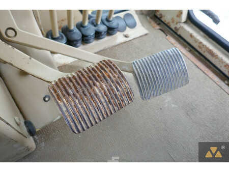 Livellatrici 1996 Caterpillar 140H (37)