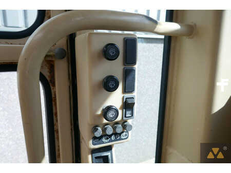 Livellatrici 1996 Caterpillar 140H (39)