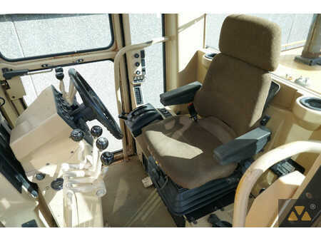 Livellatrici 1996 Caterpillar 140H (7)