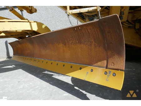 Livellatrici 1996 Caterpillar 140H (9)