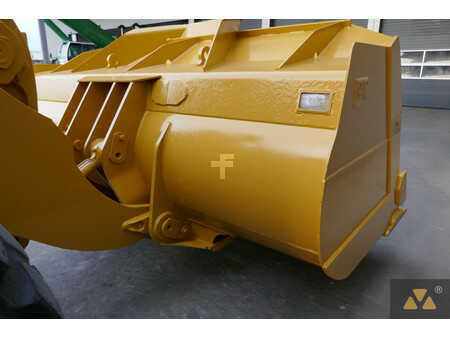 Kolové nakladače 2021 Caterpillar 980M (14)