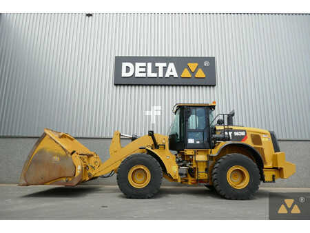 Ładowarki kołowe 2020 Caterpillar 962M (1)