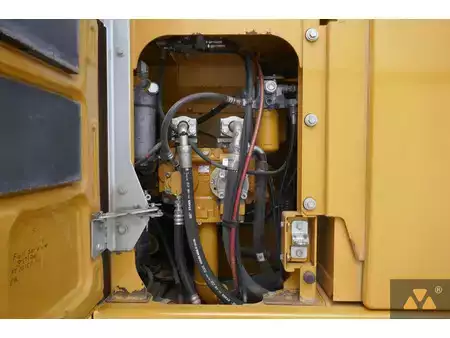 Excavadoras de cadenas 2015 Caterpillar 320ELRR (22)