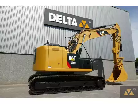 Excavadoras de cadenas 2015 Caterpillar 320ELRR (5)