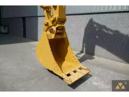 Excavadoras de cadenas 2015 Caterpillar 320ELRR (6)
