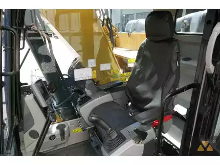 Excavadoras de cadenas 2015 Caterpillar 320ELRR (7)