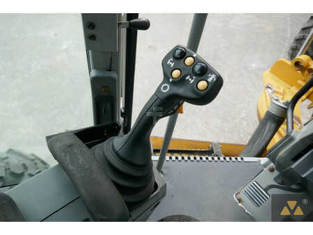 Livellatrici 2011 Caterpillar 140M2 (39)