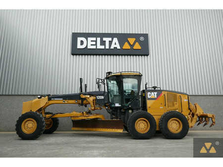 Livellatrici 2011 Caterpillar 120M (1)