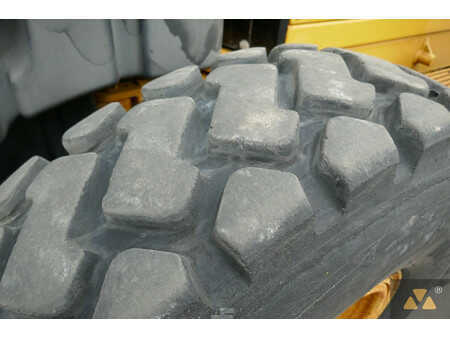 Livellatrici 2011 Caterpillar 120M (25)