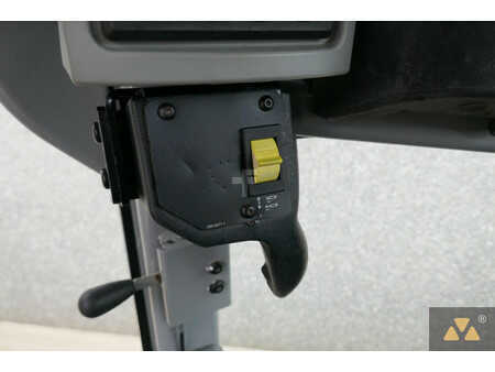 Livellatrici 2011 Caterpillar 120M (37)