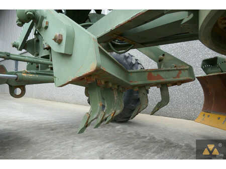 Osztályosok 2007 Caterpillar 130G Ex-army (10)