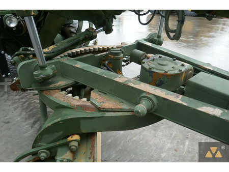 Osztályosok 2007 Caterpillar 130G Ex-army (15)