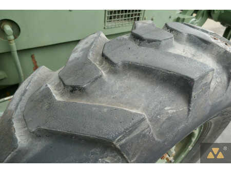 Osztályosok 2007 Caterpillar 130G Ex-army (18)