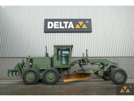 Osztályosok 2007 Caterpillar 130G Ex-army (2)