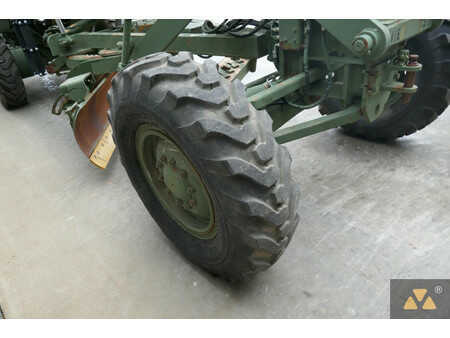 Osztályosok 2007 Caterpillar 130G Ex-army (20)