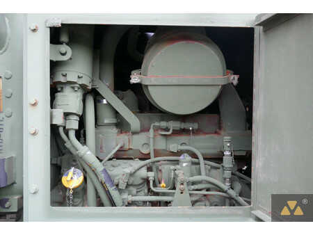 Osztályosok 2007 Caterpillar 130G Ex-army (27)